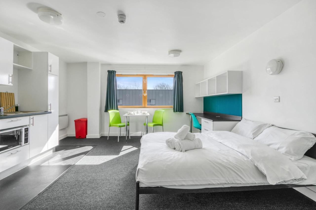 Bright & Central Studio In Luton, Sleeps 2 Luton  Exterior photo