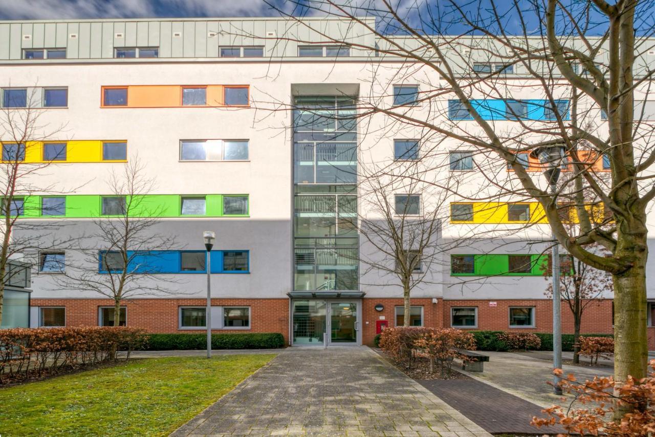 Bright & Central Studio In Luton, Sleeps 2 Luton  Exterior photo