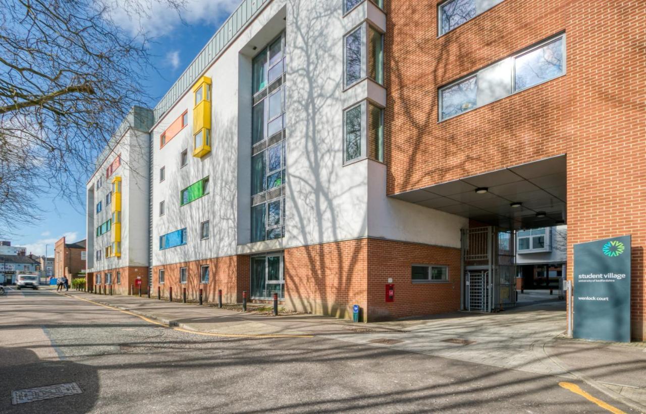 Bright & Central Studio In Luton, Sleeps 2 Luton  Exterior photo