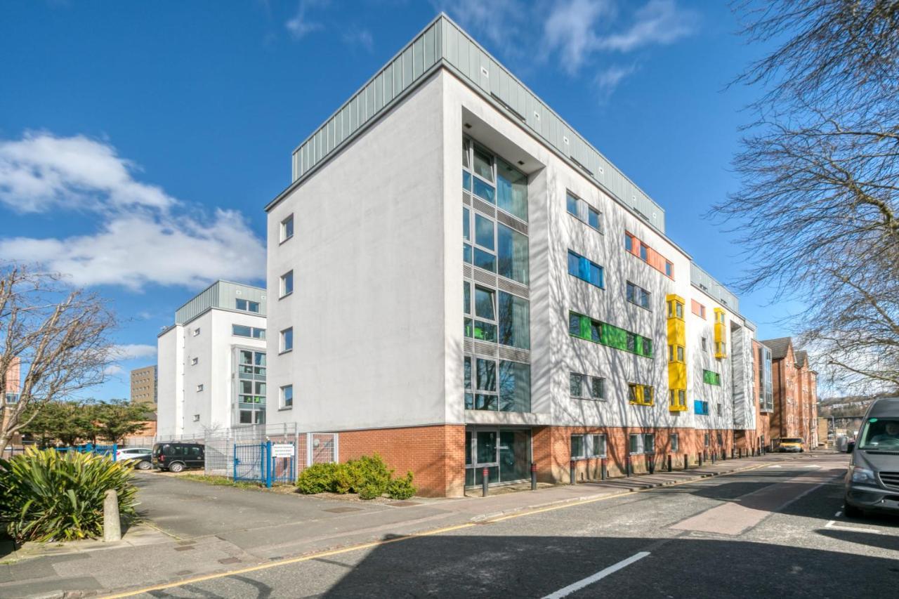 Bright & Central Studio In Luton, Sleeps 2 Luton  Exterior photo